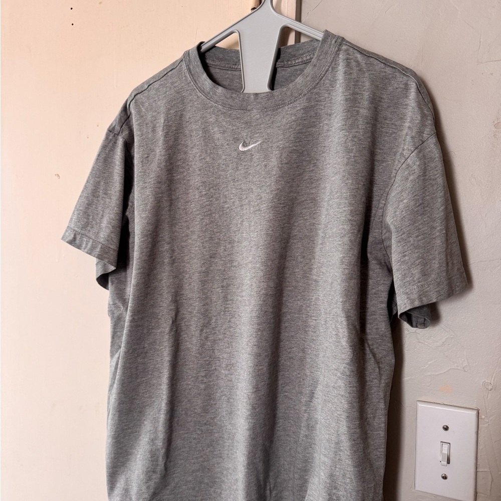 Nike Men's Heather Gray Short Sleeve Tee